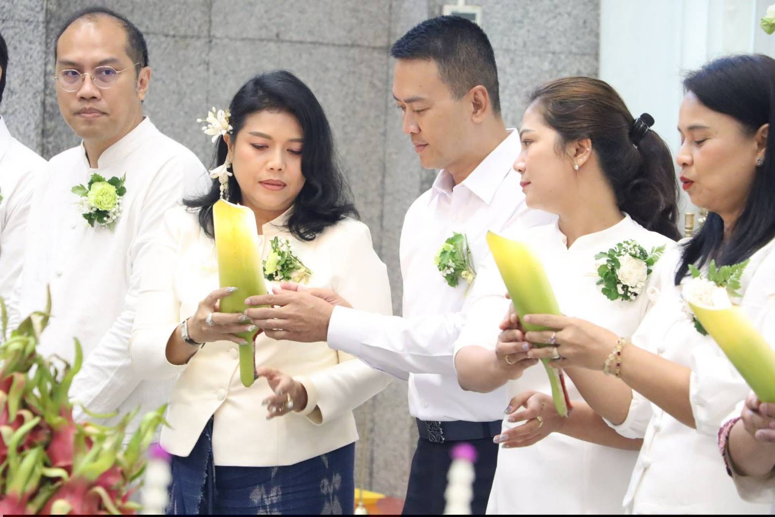 title - ศูนย์ส่งเสริมและพัฒนาอาชีพเสริมนอกภาคการเกษตร โดย สำนักงานการปฏิรูปที่ดินเพื่อเกษตรกรรม จัดโครงการพัฒนาบุคลากรเพื่อเพิ่มประสิทธิภาพการดำเนินงานด้านศิลปหัตถกรรม กิจกรรมไหว้ครูช่าง ณ ชั้น 2 อาคารพระมิ่งขวัญ ศูนย์ส่งเสริมและพัฒนาอาชีพเสริมนอกภาคการเกษตร (ศูนย์ศิลปาชีพบางไทรฯ (เดิม))